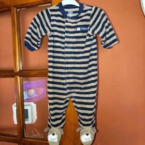 NWOT CARTERS ONESIE/SLEEPER